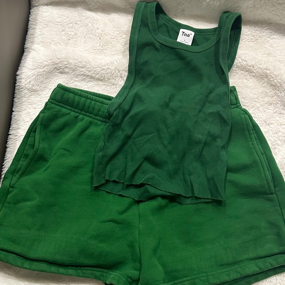 TNA Aritzia Set
